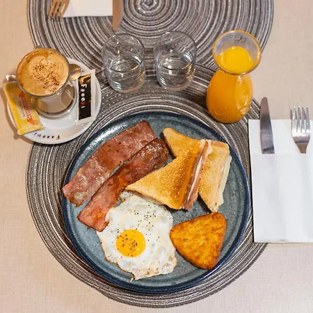 Queens - Adults Only 2* 베니돔