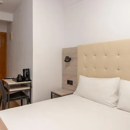 호텔 Queens - Adults Only 베니돔