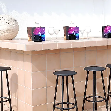 호텔 Queens - Adults Only