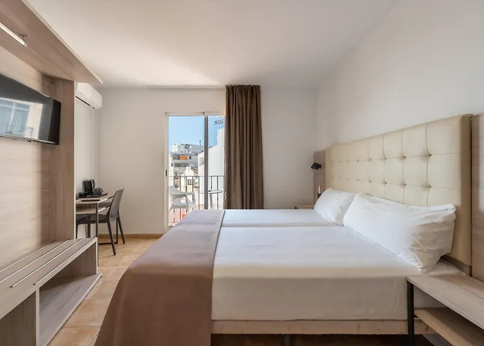 Hotel Queens - Adults Only 2*