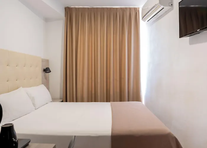 Queens - Adults Only