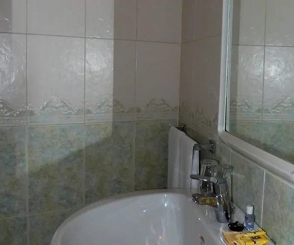 Queens - Adults Only Hotel