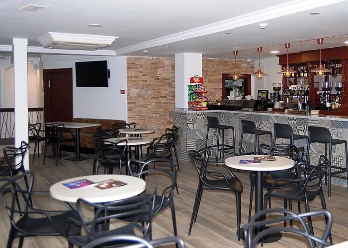 Queens - Adults Only Hotel