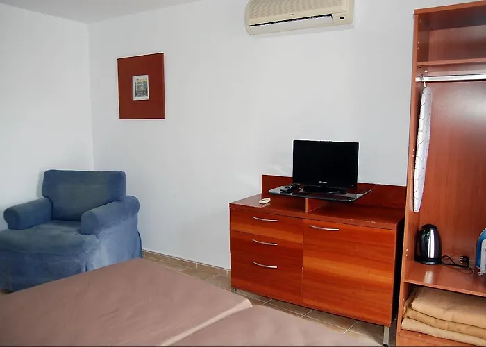 Hotel Queens - Adults Only