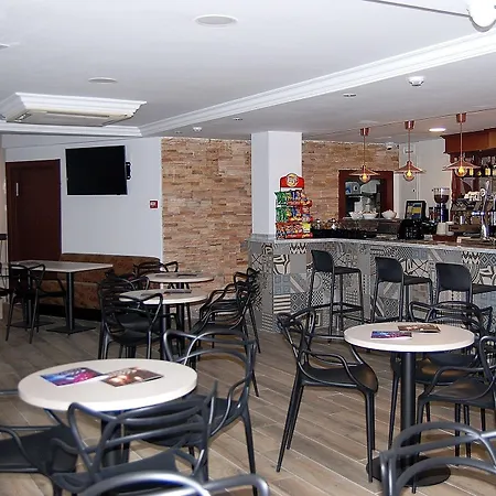 Hotel Queens - Adults Only Отель 2*