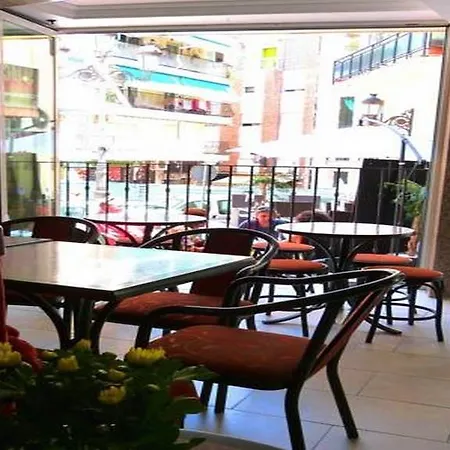 Hotel Queens - Adults Only 2*