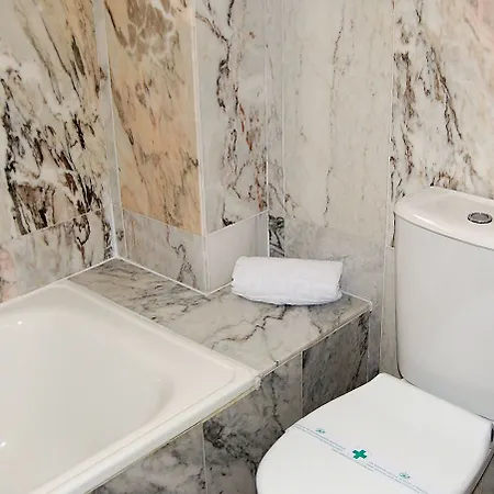 Queens - Adults Only Hotel 2*